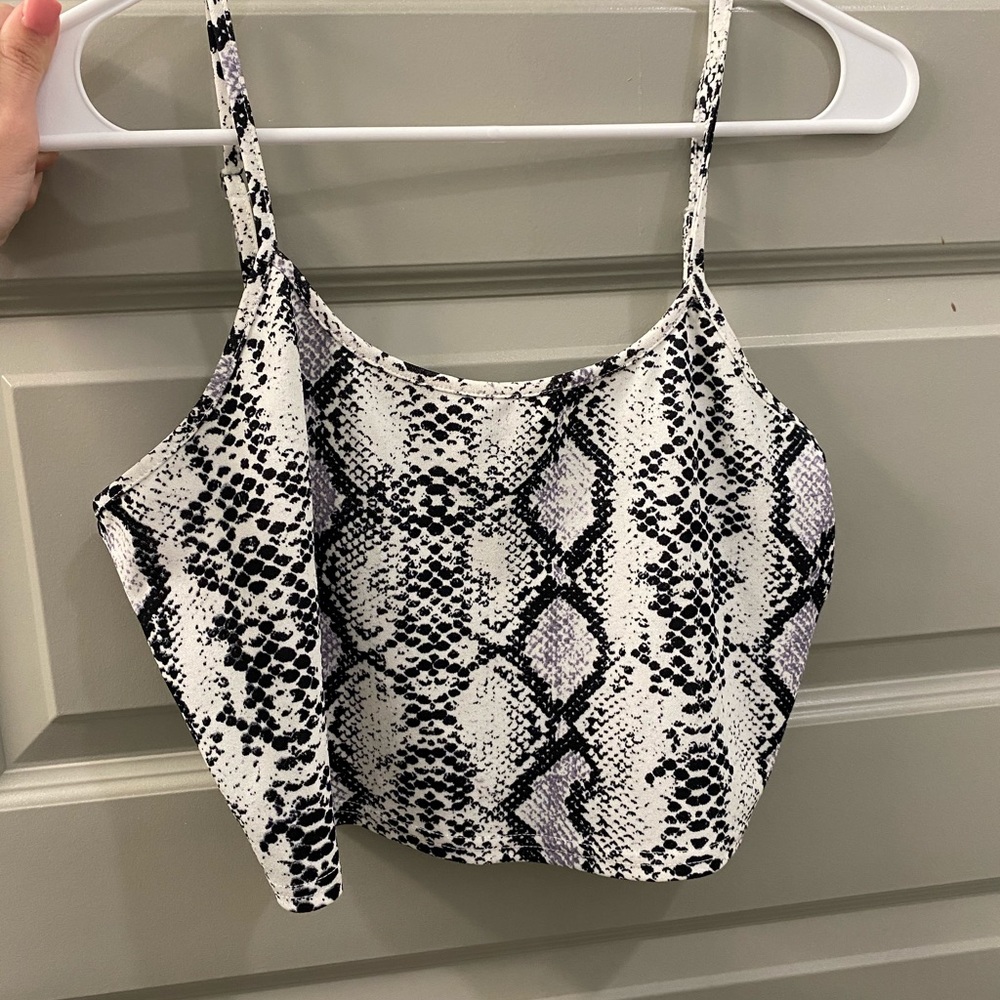 Crop top